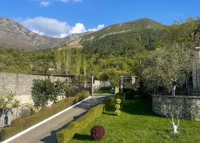 山林小屋 Ejlli *